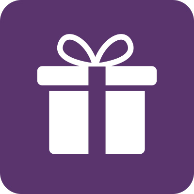 Weißes Icon mit einem Geschenk auf lila farbenem Hintergrund