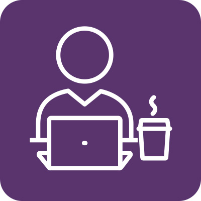 Weißes Icon mit einer Peron und einem Kaffeebecher auf lila farbenem Hintergrund